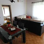 In - Insel Krk 14613 Апартаменты Малинска